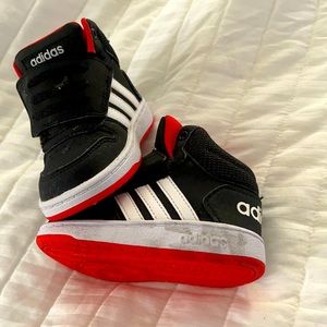 Adidas little boys size 5 high tops